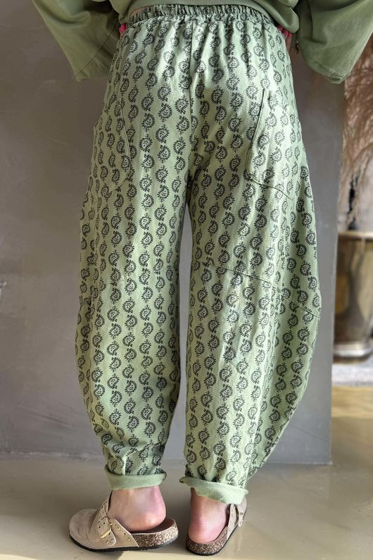 Indira Classic Barrel Pant Matcha & Moss